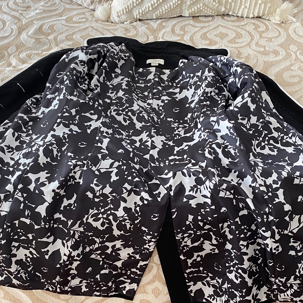 Ann Taylor LOFT Black Coat w White Piping – Tailored Vintage Style Jacket Size 6 - Picture 7 of 12